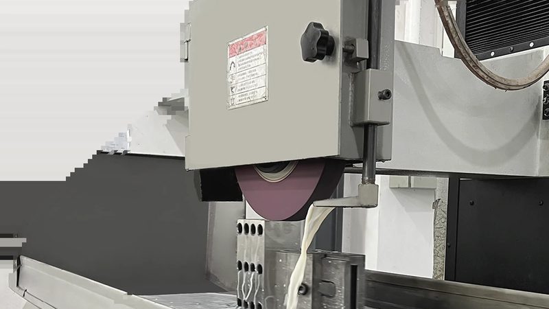 深圳双色模具：深入解析其实际应用场景与选型策略